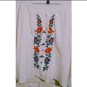 Women's Floral Print White Long Sleeved Top w Drawstring Neck NWOT Never Worn 3X